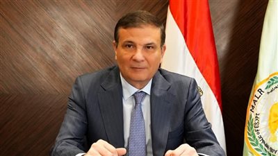 بعد استبعاد قيادات للتلاعب بأسعار الأسمدة.. وزير الزراعة يكلف أجهزة الوزارة بالمرور على المديريات والجمعيات 