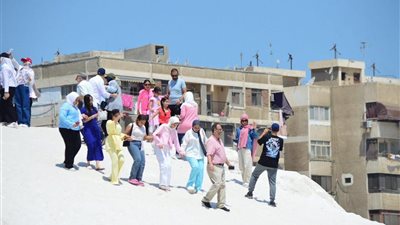 بورسعيد × 24 ساعة| تطوير الصرف الصحي بحي العرب وإقبال على الشاطئ رغم التحذيرات.. وجبال الملح مزار سياحي