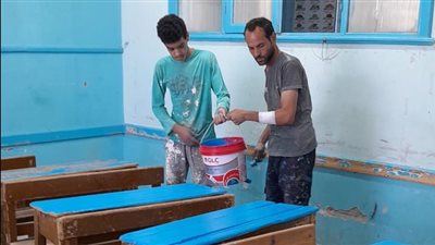 مشاركة المديرين والمعلمين بأسيوط في تطوير وصيانة المدارس وتجهيز الوسائل التعليمية