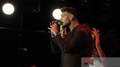 منها أغنية يا ليل ويالعين.. النجم السوري الشامي يشعل أجواء حفله بمهرجان مراسي 