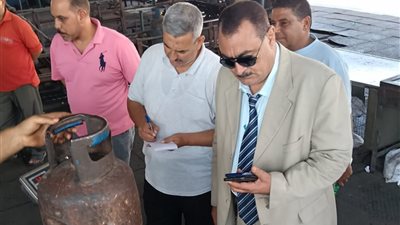 تموين دمياط يحرر محاضر ضد محطات تعبئة الغاز لتلاعبها في الأوزان