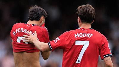 بعد إهداره ركلة جزاء.. جماهير مانشستر يونايتد تطالب برحيل برونو إلى السعودية