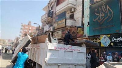 6 محاضر بيئة ورفع 60 طن مخلفات خلال حملات مكبرة بسمسطا في بني سويف