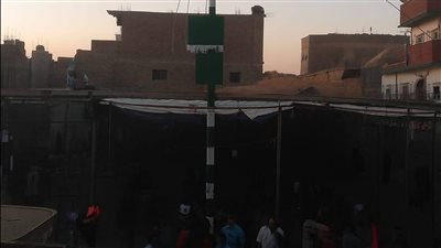 أولاد سند تحتفل بالمولد النبوي برفع الساري الأخضر منذ أكثر من 70 عامًا بالأقصر 