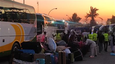  الرحلة السابعة.. قطار السودانيين يصل محطة السد العالي بأسوان