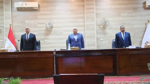 جانب من لقاء محافظ