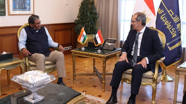 وزير الاتصالات