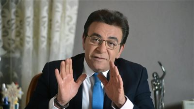 وفاة الإعلامي عاطف كامل