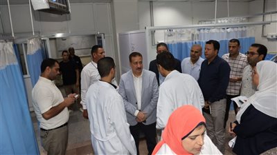 محافظ المنوفية يتفقد مستشفى الجراحات المتخصصة ويطمئن على آخر مصابي كفر السنابسة