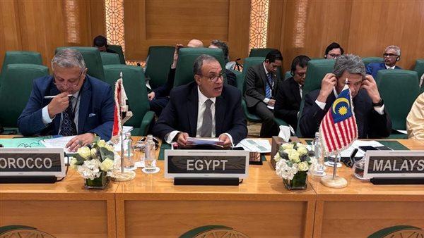 وزير الخارجية خلال