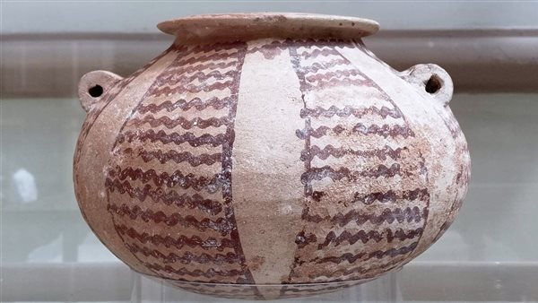  أوانٍ فخارية نادرة