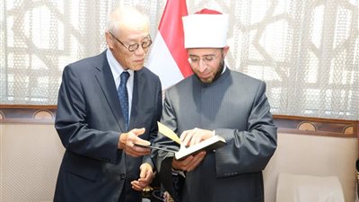 وزير الأوقاف يبحث سبل التعاون المشترك مع سفير اليابان بالقاهرة 
