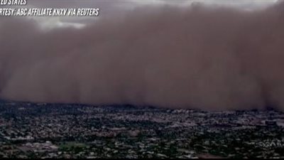 مشهد مهيب لعاصفة ترابية تهاجم ولاية أريزونا الأمريكية | ما القصة؟