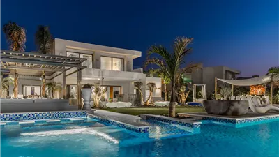 رئيس غرفة التطوير العقاري عن وجود فيلات يتخطى سعرها نصف مليار جنيه بالساحل الشمالي: فيه وحدات بـ10 ملايين