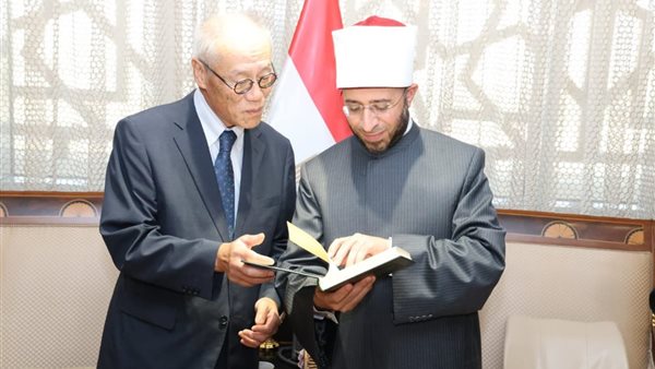 وزير الأوقاف يستقبل