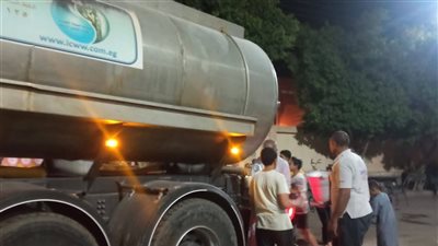 بعد انقطاعها لكسر مفاجئ.. توفير سيارات مياه متنقلة في إسنا بالأقصر