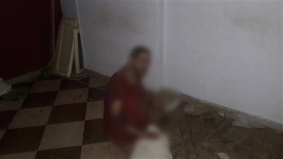 أمهم ولعت في البيت ومش عارفين ياكلوا.. سكان عقار بالإسكندرية يستغيثون لإنقاذ 3 شباب من ذوي الإعاقة