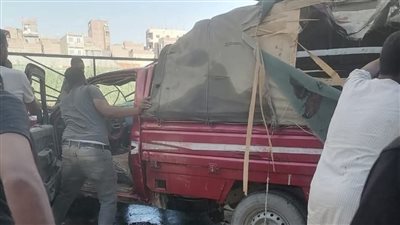 إصابة 7 أشخاص في انقلاب سيارة ربع نقل بالمنيا