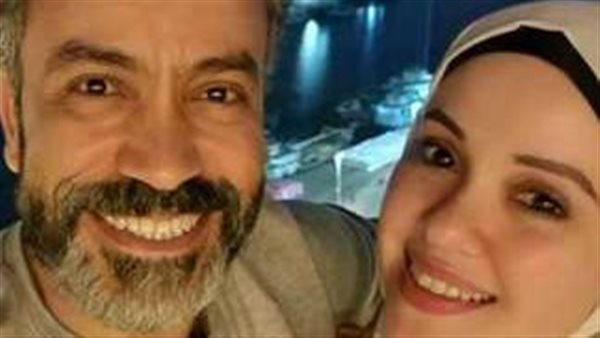 سامح حين وزوجته