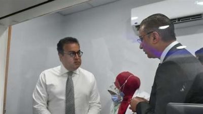 مصدر بالصحة: لا خلاف بين الوزير ومحافظ الفيوم.. ونقل أيمن عباس للصحة النفسية بالتنسيق بينهما