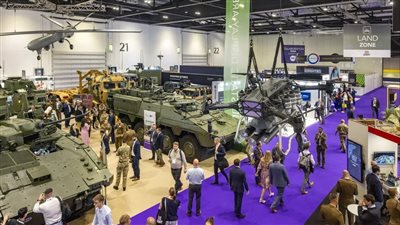 بريطانيا تُقيد المشاركة الرسمية لإسرائيل في معرض سلاح.. وإسرائيل ترد بالانسحاب