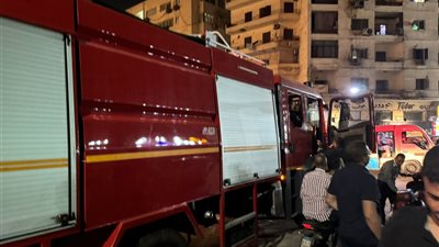 إصابة شخصين في حريق محل منتجات بترولية بالبساتين