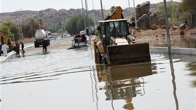 إصلاح الكسر المفاجئ بخط الطرد الرئيسي لمحطة الكرور بأسوان.. وسيارات متنقلة لتغطية احتياجات الأهالي