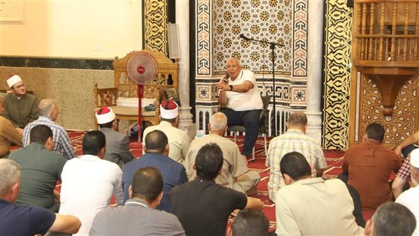 جانب من لقاء محافظ