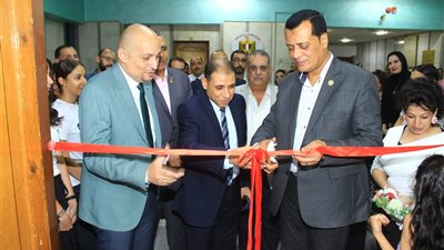 وكيل تعليم سوهاج يفتتح معرض الإبداع والفن التشكيلي بمدرسة السلام الخاصة