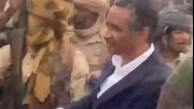 بعد إعلانه مجلسا رئاسيا موازيا.. حميدتي يتجول في شوارع السودان 