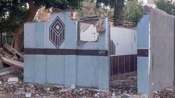 جانب من أعمال إزالة