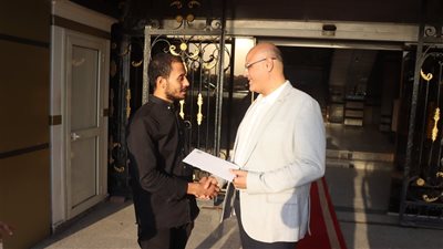 محافظ القليوبية: تروسيكل ومساعدة مالية لابن ضحية حريق القناطر الخيرية