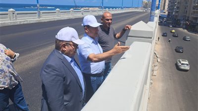 وزير الإسكان: تشغيل تجريبي لكوبري محمد نجيب ضمن أعمال توسعة كورنيش الإسكندرية من المنتزه لفندق المحروسة