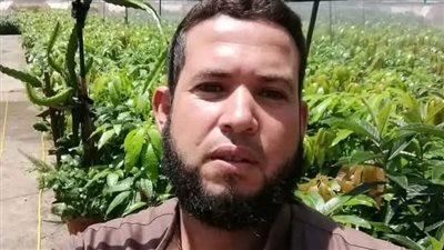 شهيد لقمة العيش.. مصرع شاب في حادث خلال عودته من عمله على الطريق الصحراوي