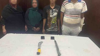 القبض على 4 أشخاص احتجزوا سيدتين وسرقوا هواتفهما بالمرج بسبب خلافات مالية