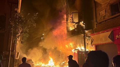 الدفع بسيارة حماية مدنية للسيطرة على حريق في سوهاج 