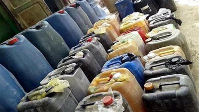 ضبط 5 أطنان سولار داخل مخزن في أسوان