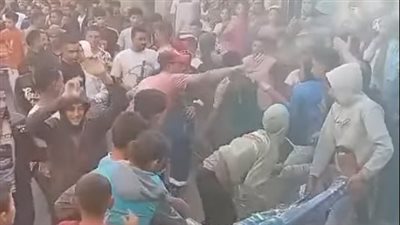 بالكرباج.. أشخاص يحتفلون بالاعتداء على بعضهم بطريقة وحشية تزامنا مع مولد النبي | صور