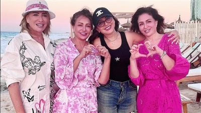 بعد تعافيها.. أحدث ظهور لـ أنغام رفقة إلهام شاهين وليلى علوي في الساحل