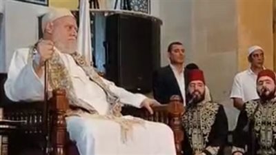 بعد ظهوه بـ كانيولا في يده.. مصدر: الدكتور علي جمعة بصحة جيدة