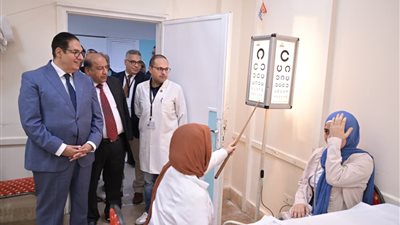 جامعة القاهرة: بدء توقيع الكشف الطبي على الطلاب الجدد بمستشفى الطلبة
