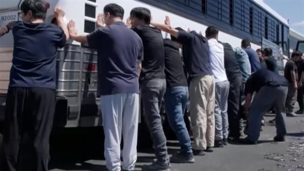 مداهمة مصنع هيونداي