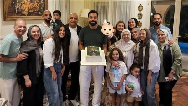 حازم إيهاب يحتفل