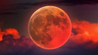 قمر عملاق يضيء السماء هذا الأسبوع.. وخبراء يكشفون التفاصيل