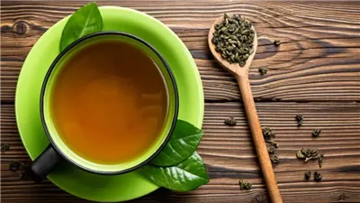 فوائد الشاي الأخضر على الريق.. ماذا يفعل في معدتك إن تناولته بعد الطعام؟