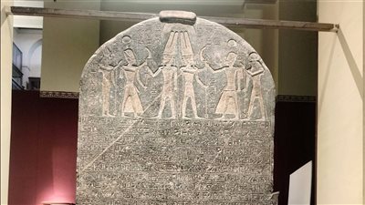 لوحة أمنحتب الثالث.. تحفة أثرية أعيد استخدامها في عهد مرنبتاح في المتحف المصري بالتحرير | صور 