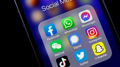 مصادر: الحكومة تدرس حظر استخدام منصات التواصل الاجتماعي للأطفال دون 16 عاما
