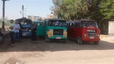 محافظ سوهاج يشدد على متابعة انتظام العمل بالمواقف العامة