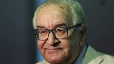 المخرج محمد عبد العزيز: بشكر ربنا على منحي جائزة الهرم الذهبي لـ إنجاز العمر من مهرجان القاهرة السينمائي