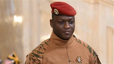 رئيس بوركينا فاسو يحضر مباراة بلاده أمام منتخب مصر في تصفيات كأس العالم 